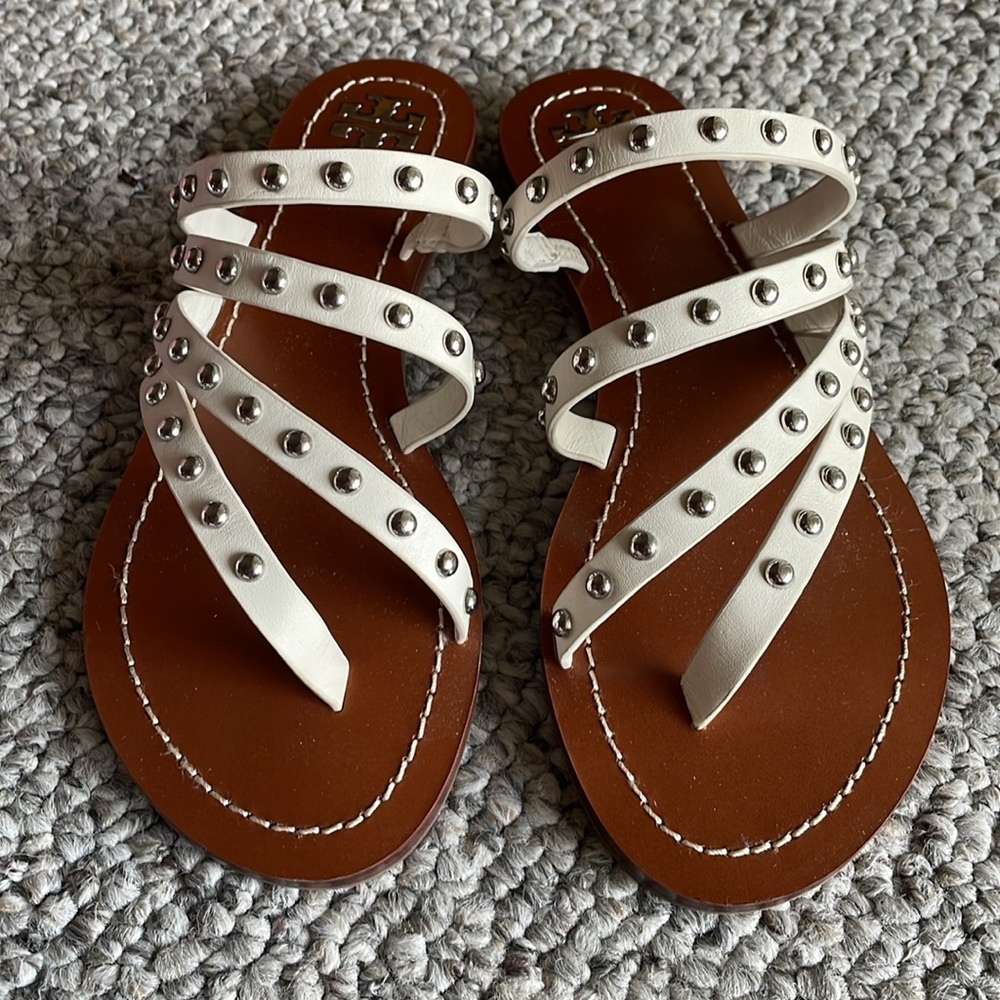 PATOS STUDDED SANDAL
